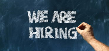 卡密和夜神月区别：哪个更适合你使用？