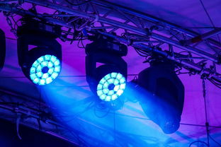 (鬼泣巅峰之战下载安装)鬼泣巅峰之战旧版下载：重温经典，感受王者之战！