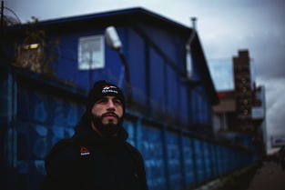 (暗夜破晓服饰)探秘暗夜迷宫：揭秘破晓之路走法详解